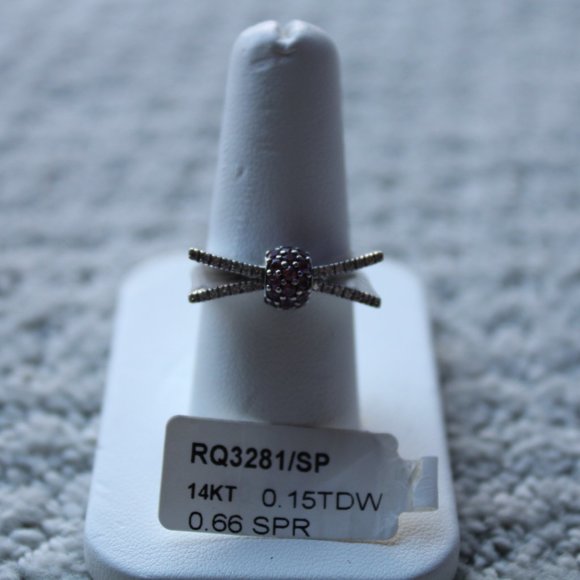 Diamond and pink sapphire 14k White Gold ring - Picture 2 of 4